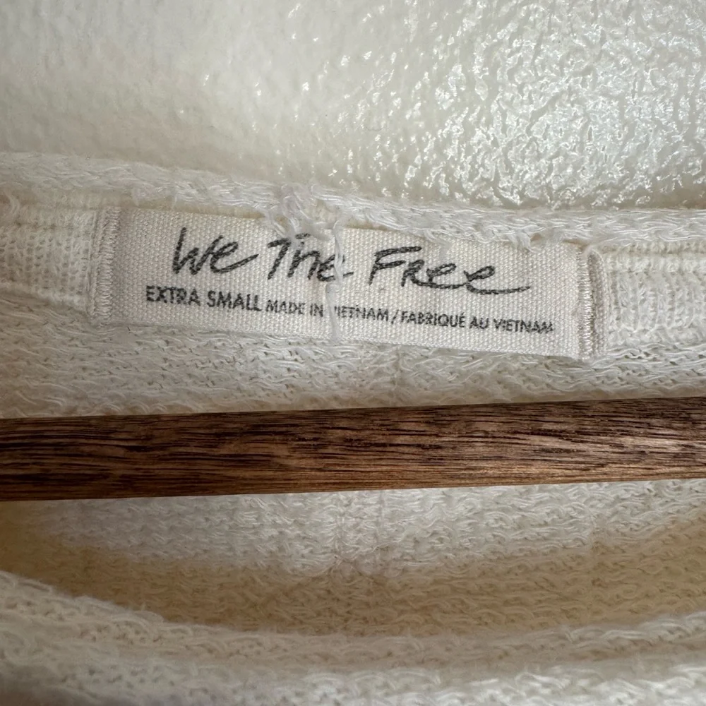 We The Free by Free People Cropped Oversized Raw Hem Sweater XS – Ivory Cream - Picture 6 of 10